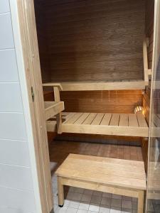 Homestay in a shared Spacious flat