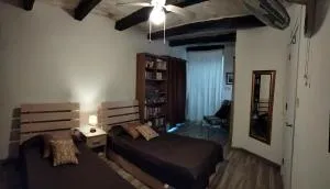 Private Room with shower en-suite and terrace - 阿塔德