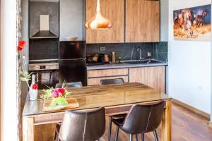 Enika Hotel - Krŭstets