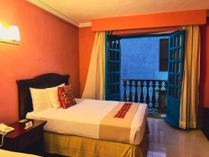 Hotel Plaza Colonial