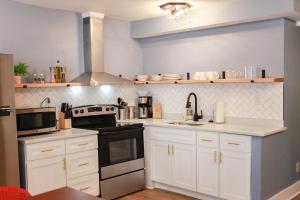 Sojourns Harborage Jellyfish Suite Near Beach