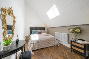 Chapel Apartment
