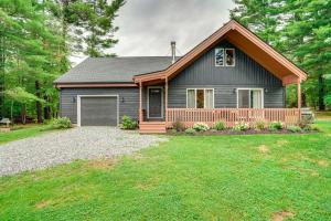 Stylish Catskills Retreat Year-Round Adventure!