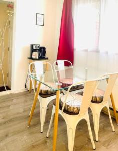 Lotus Family Suite w 2 Beds Kitchenette 4