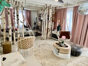 Alpine Four Season Lodge, Belleayre NY, Sleeps 22,