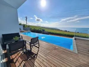 Grandma's House - Achada