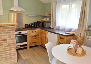 Chalets Chalet cosy au coeur de la foret de Broceliande : photos des chambres