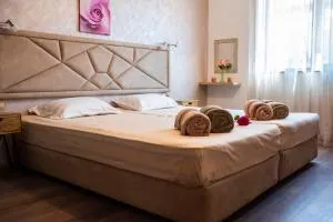 Enika Hotel - Krŭstets