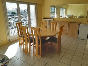 surcouflepouliguen appartement 60m2 sur le port 4 personnes