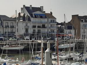 surcouflepouliguen appartement 60m2 sur le port 4 personnes