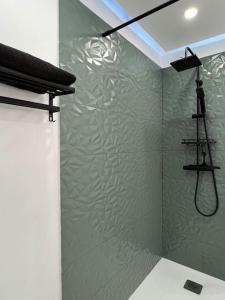 F2 à 12 mn de Paris avec Sauna - Parking privé