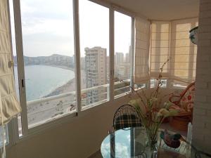 NUEVO APTO BALCON DE PONIENTE 1 A LÍNEA PLAYA TORRE 2 LUXE SM CON AIRE, PISCINA,JAR VISTAS ESPECTACULARES AL MAR De BENIDORM