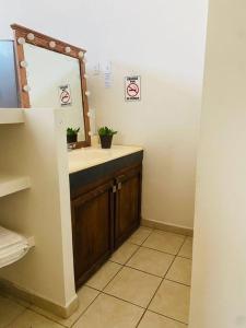 Casa Acuario 2 blocks Malecon with Rooftop