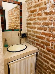 Casa Azul loft 2 blocks malecon with garage