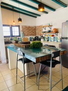 Casa Azul loft 2 blocks malecon with garage