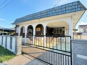 Neelofa Homestay - Kampong Bijangga