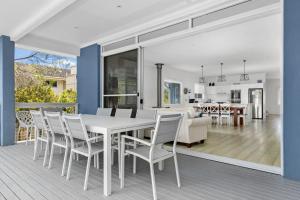 Carolines Beach House by Experience Jervis Bay
