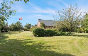 Six-Bedroom Holiday Home In Thyholm