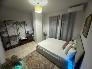 Nunus Central Apartment