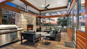 Hunter Villa - The Vintage