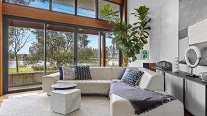 Hunter Villa - The Vintage