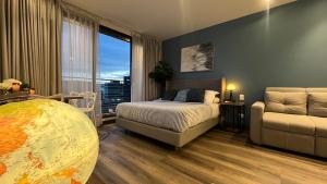 Apartment with hotel amenities, coworking, room service, gym