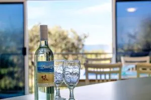 3Bed Oceanview Surfside Resort - Buddina