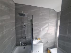 Southampton Bridge Rooms by AFL