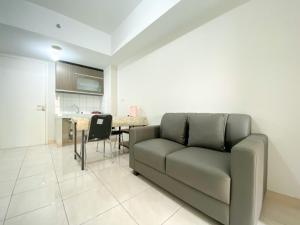 Elegant and Comfy 2BR Springlake Summarecon Bekasi Apartment near Summarecon Mall By Travelio