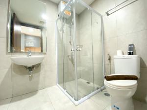 Minimalist Studio at Pollux Chadstone Apartment By Travelio