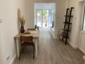 Forest Heath Holidays - The Nook - Ringwood