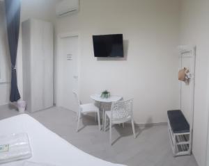 Pansini Ruggieros Rooms B&B Zona Ospedaliera, Metro Policlinico, Pascale, Cardarelli