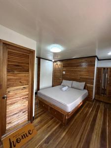 Islanders Hostel Port Barton