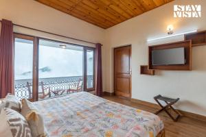 StayVista at Mountain Whispers - Views, Heater