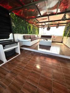 Spacious Two-Story Apartment in Hotel Zone Central Location, Just 5 Minutes from Nightlife and Tourist Hotspots