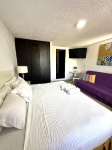 Spacious Two-Story Apartment in Hotel Zone Central Location, Just 5 Minutes from Nightlife and Tourist Hotspots