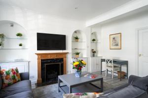 Chelsea 2 bed house and Garden