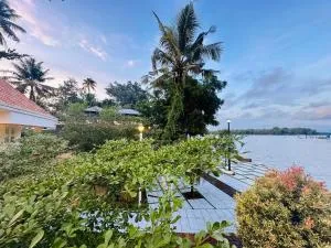 CASA DE CANOLI - A Private backwater villa - Māla