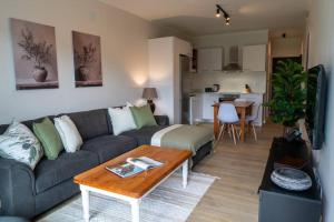 105 The Meadows Class & Comfort