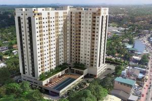Spacious 2 BR Near Waters Edge