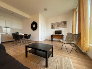 NEW Central nr2 Self Checkin OldCity Center Paid Parking with Lift