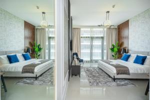 Escape24 Premium Studio in Damac Hills