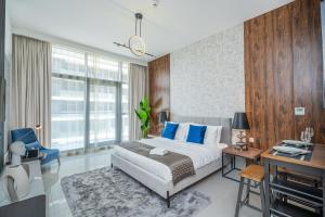Escape24 Premium Studio in Damac Hills