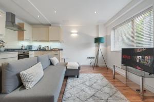 Bright & Modern Apartment near Canary Wharf