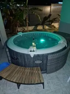 charmante Villa avec Jacuzzi, jardin et BBQ - 勒沃克兰
