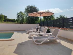 Apartments Oleander Lovrečica-residence with pool