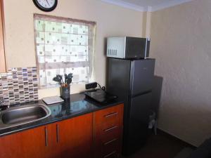 Suburban oasis in quiet neighborhood