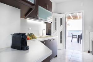 Comfy Beachside Flat with Seaview 2