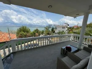 HomeByTheLake-Shiroke - Arbneš