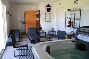 B&B / Chambres d'hotes Le Coteau Des Sens : photos des chambres